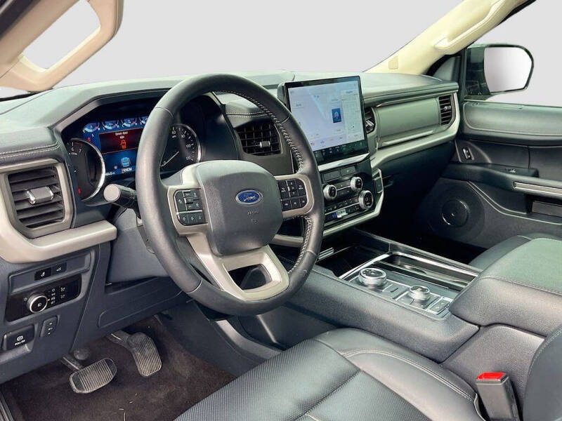2023 Ford Expedition XLT