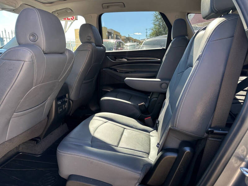 2020 Buick Enclave Essence