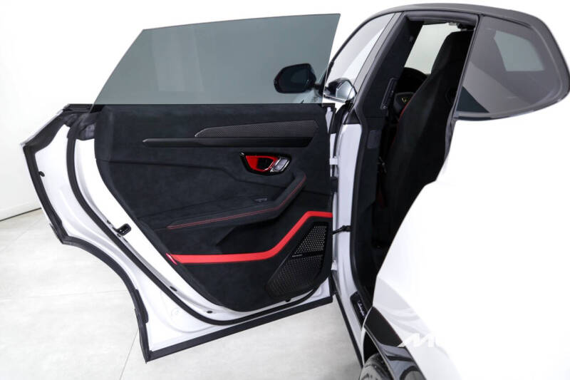 2023 Lamborghini Urus S