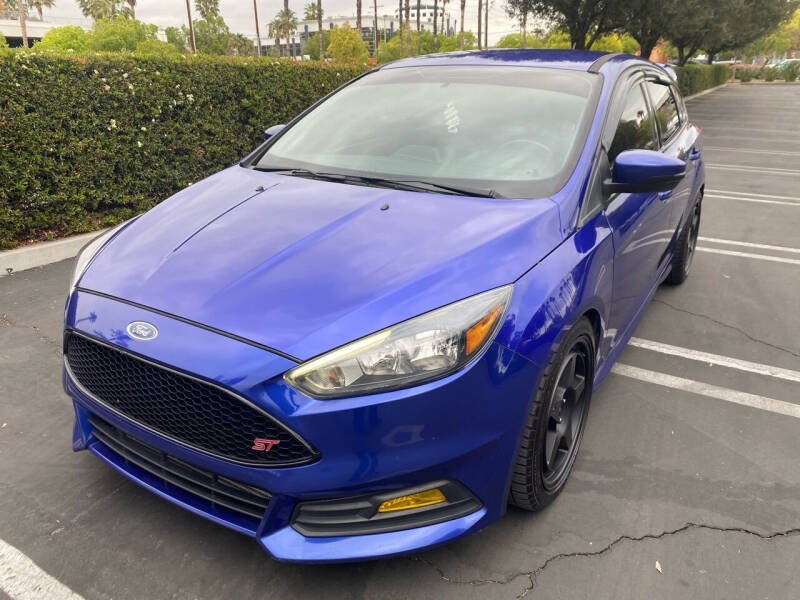 2015 Ford Focus for sale at Fiesta Motors in Winnetka CA