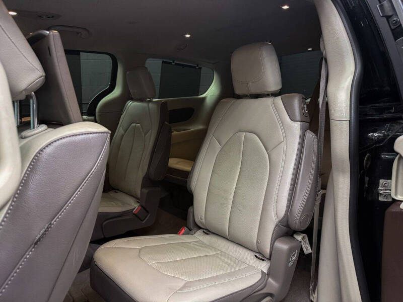 2017 Chrysler Pacifica Touring-L Plus