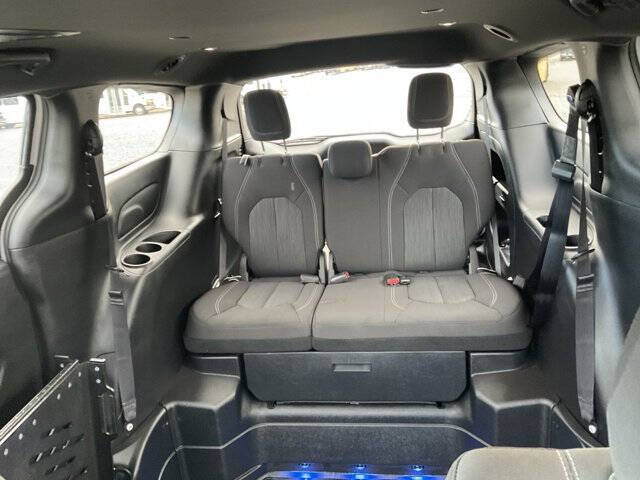 2024 Chrysler Pacifica Touring