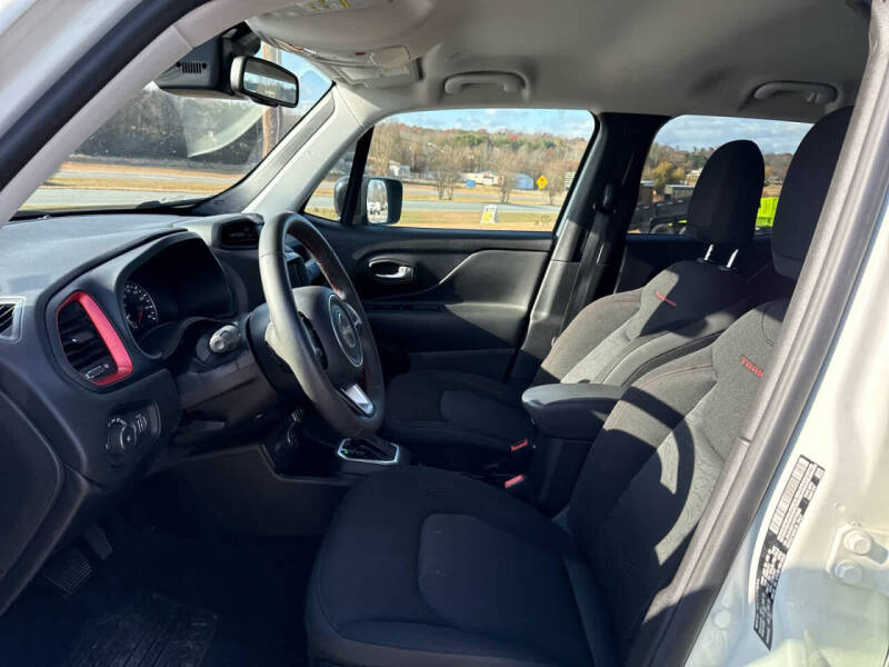 2023 Jeep Renegade Trailhawk