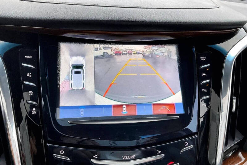 2018 Cadillac Escalade Luxury