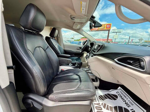 2020 Chrysler Pacifica Touring L