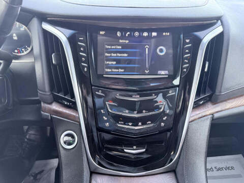 2017 Cadillac Escalade ESV Luxury