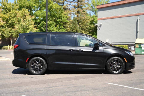 2018 Chrysler Pacifica Touring Plus
