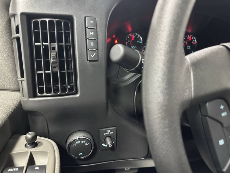 2025 Chevrolet Express LT 3500