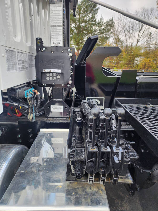 2026 Freightliner 114 SD