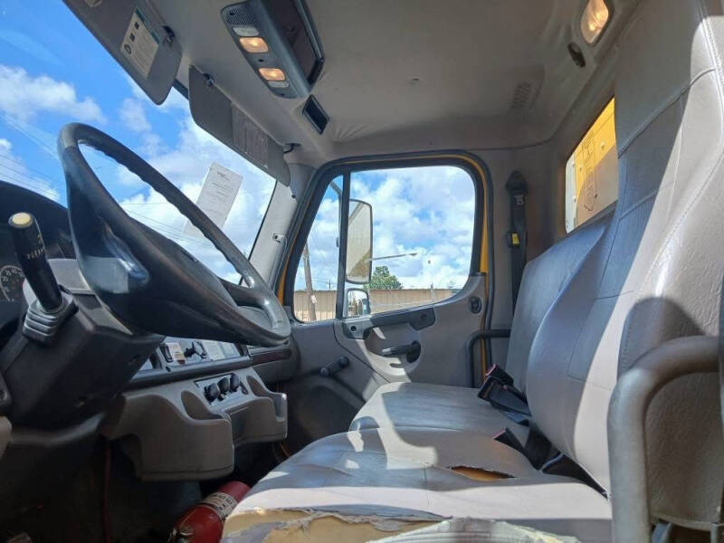 2019 Freightliner M2 106