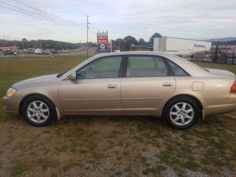 2002 Toyota Avalon for sale at CAR-MART AUTO SALES in Maryville TN