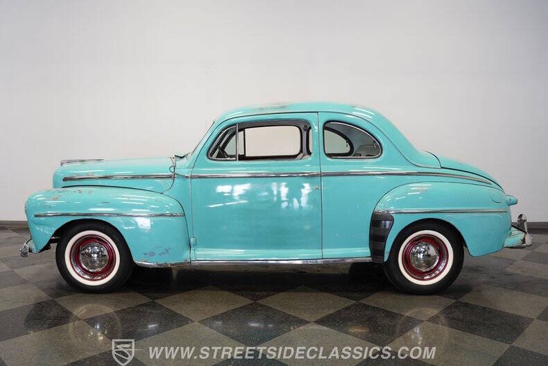 1948 Ford Deluxe