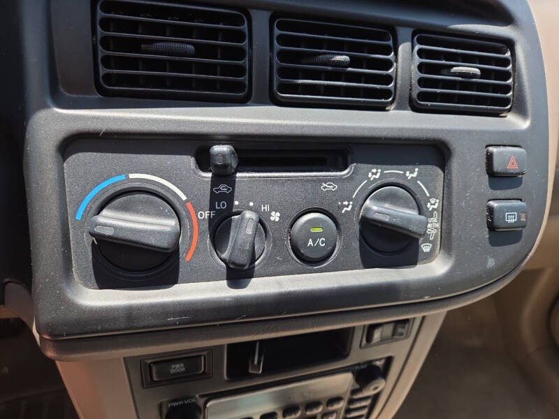 2000 Toyota Sienna LE