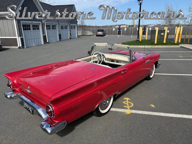 1957 Ford Thunderbird