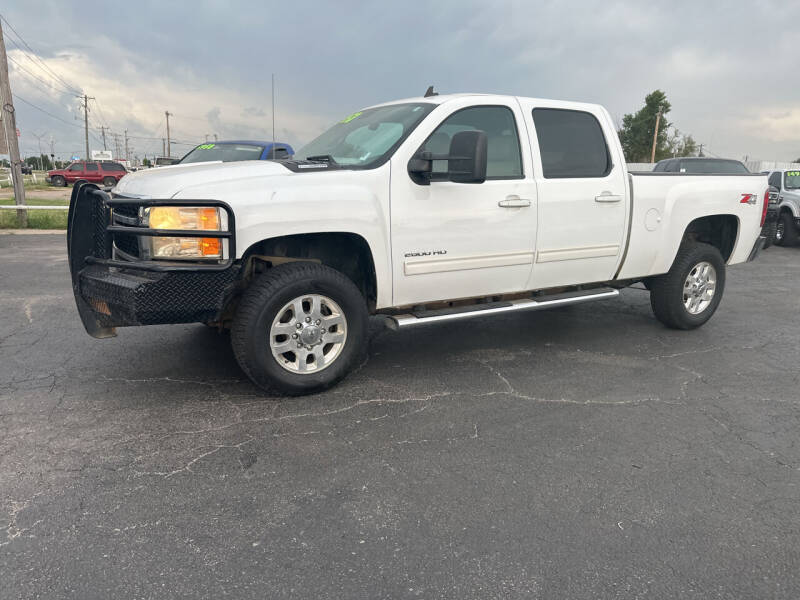 2013 Chevrolet Silverado 2500HD for sale at AJOULY AUTO SALES in Moore OK