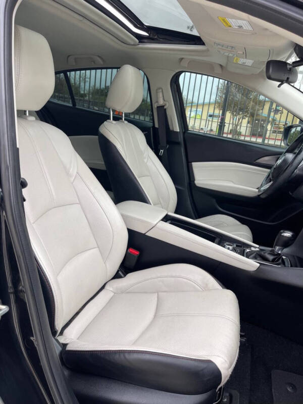 2018 Mazda MAZDA3 Grand Touring