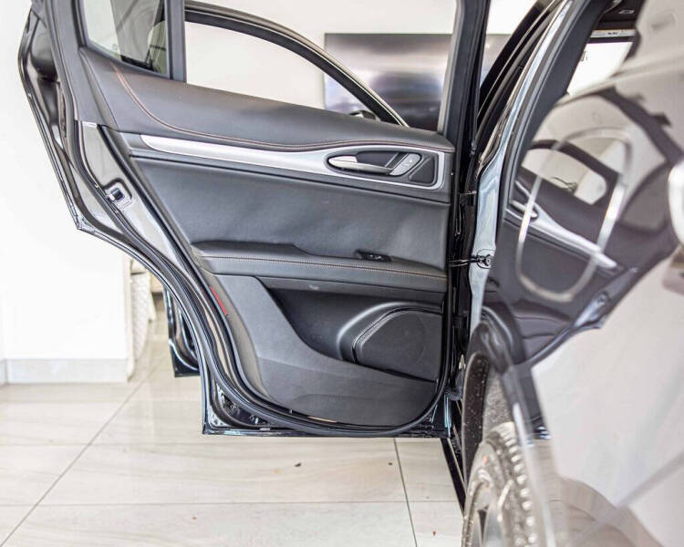 2025 Alfa Romeo Stelvio