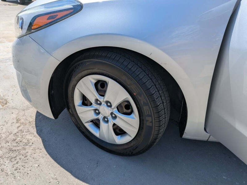 2017 Kia Forte5 LX