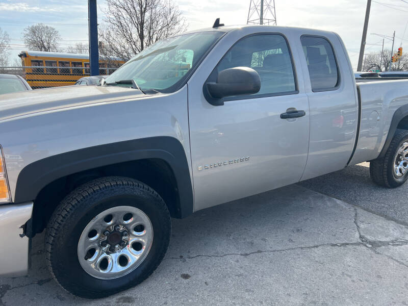 2007 Chevrolet Silverado 1500 for sale at Royal Auto Group in Warren MI
