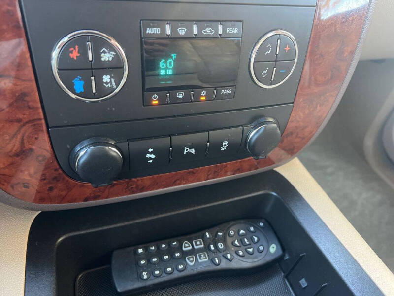 2014 Chevrolet Suburban LT