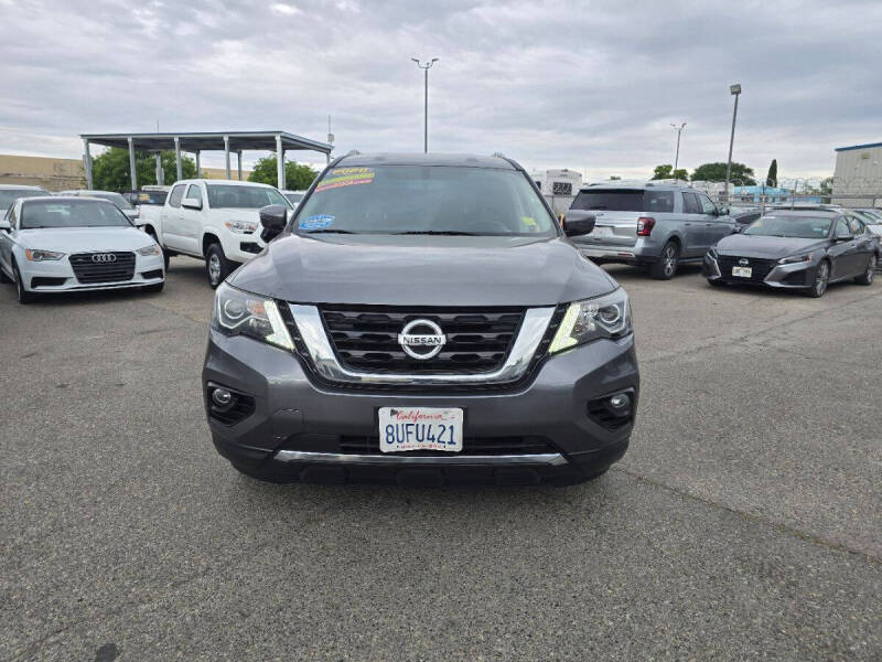 2020 Nissan Pathfinder SV