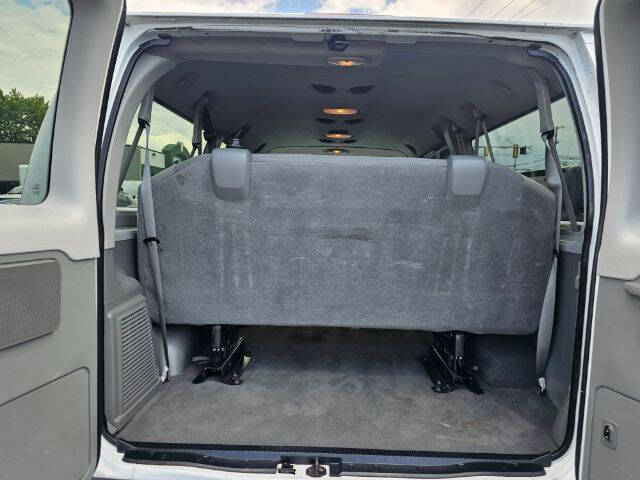 2011 Ford E-Series E-350 SD XLT