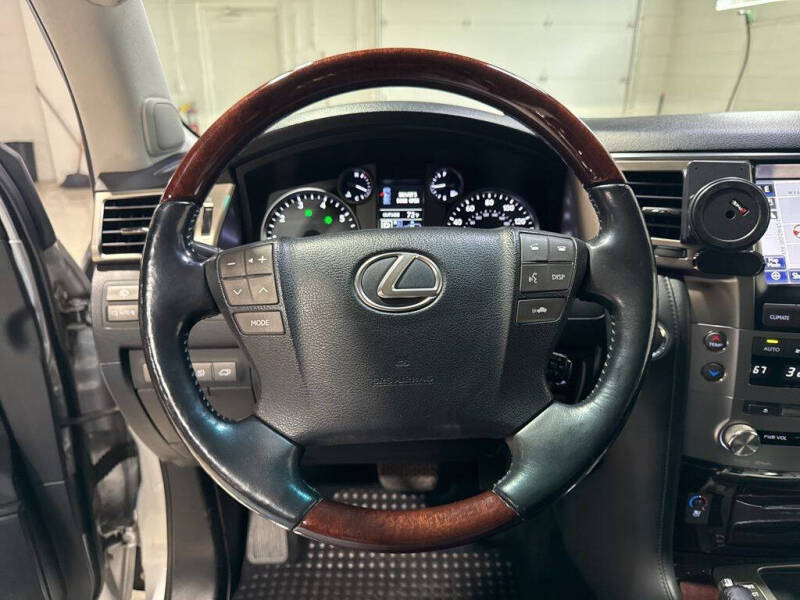 2014 Lexus LX 570