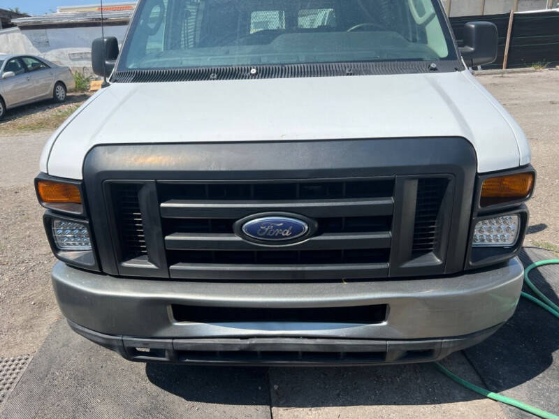 2009 Ford E-Series E-350 SD XLT