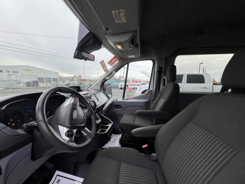 2017 Ford Transit 150 XLT