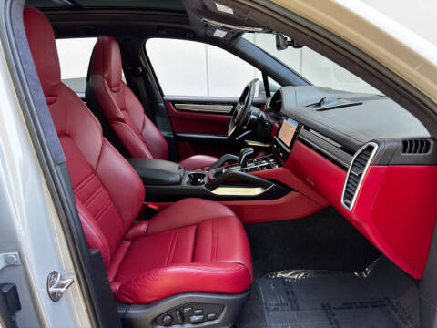 2022 Porsche Cayenne Turbo S E-Hybrid