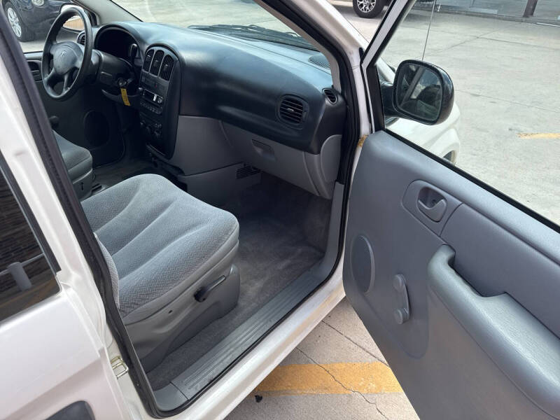 2005 Dodge Caravan SE