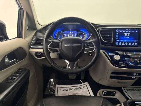 2017 Chrysler Pacifica Touring-L Plus