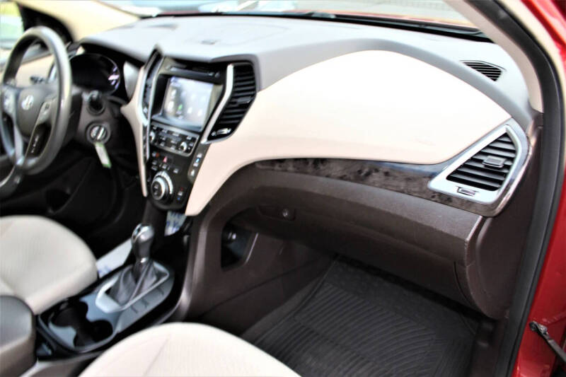 2018 Hyundai Santa Fe SE