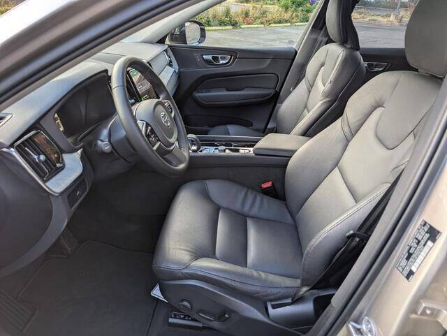 2025 Volvo XC60 B5 Plus Dark Theme