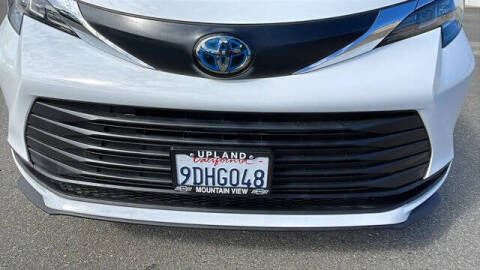 2022 Toyota Sienna LE 8-Passenger