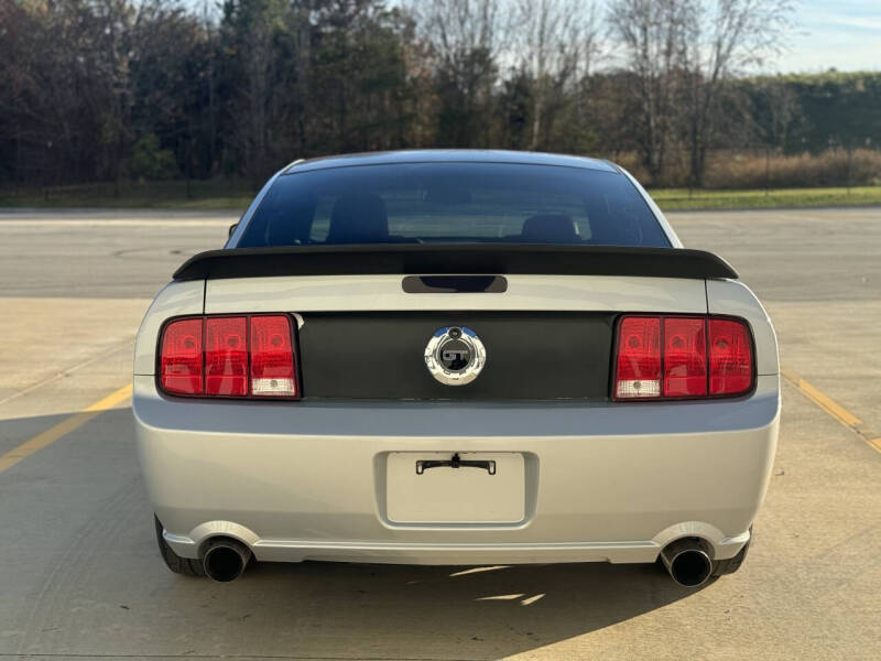 2005 Ford Mustang GT Premium