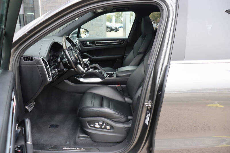 2020 Porsche Cayenne Turbo