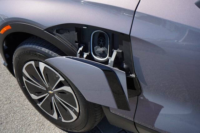 2025 Chevrolet Equinox EV LT 2