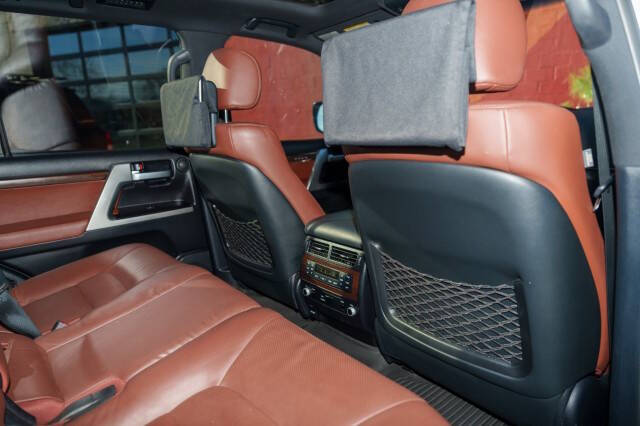 2016 Toyota Land Cruiser