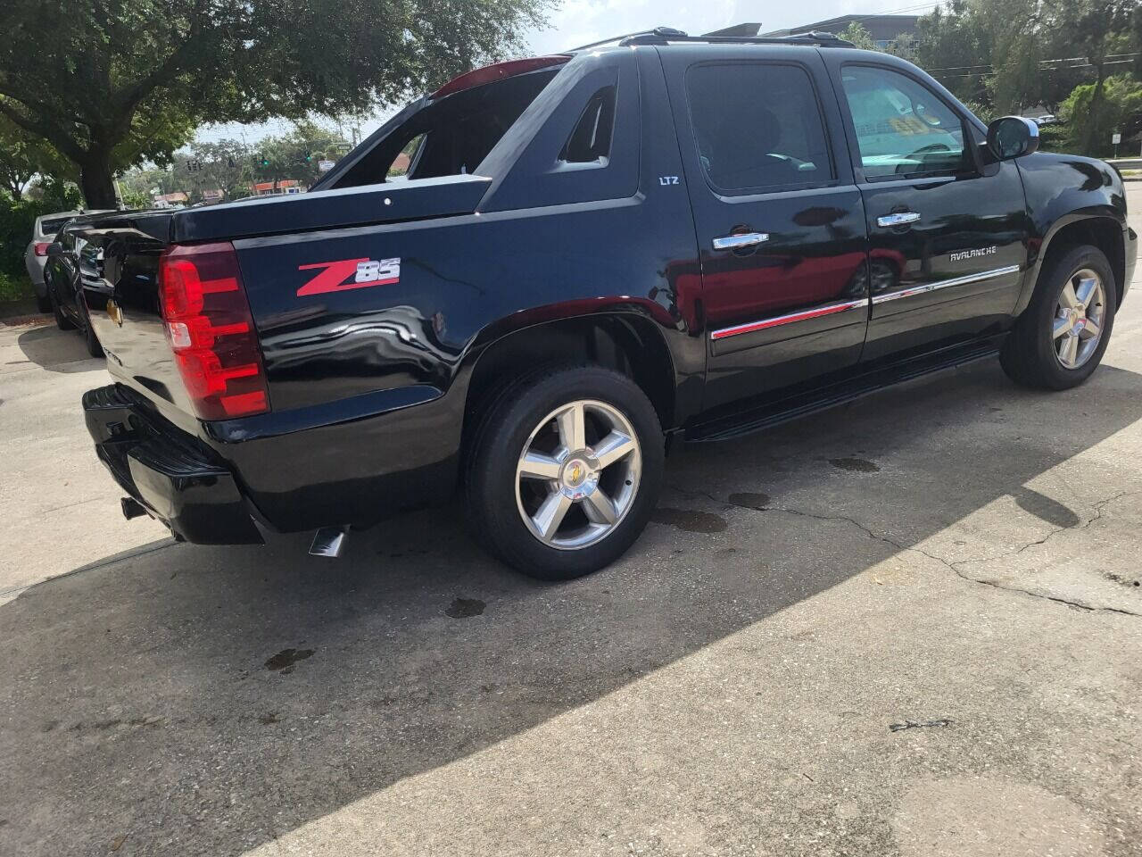 2012 Chevrolet Avalanche for sale at FAMILY AUTO BROKERS in Longwood, FL