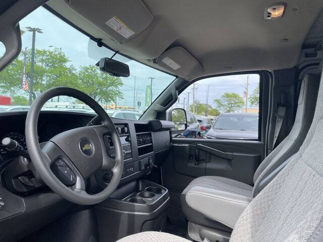 2025 Chevrolet Express 2500
