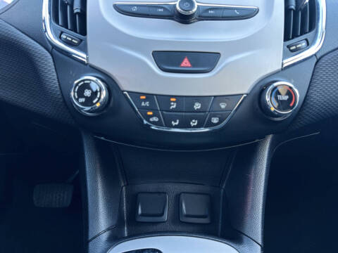 2017 Chevrolet Cruze LS Auto