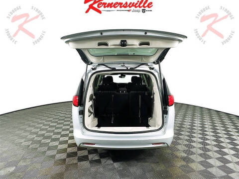 2024 Chrysler Voyager LX