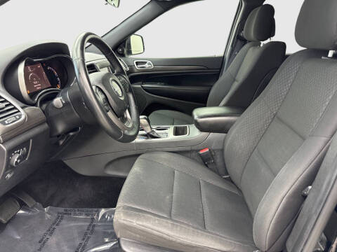 2018 Jeep Grand Cherokee Laredo E