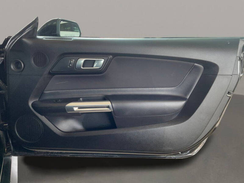 2021 Ford Mustang EcoBoost