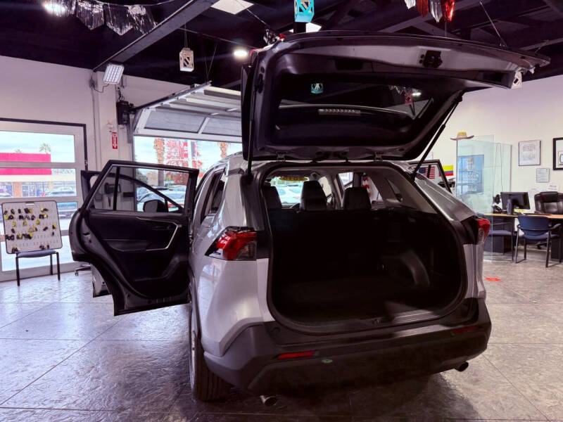 2019 Toyota RAV4 Hybrid LE