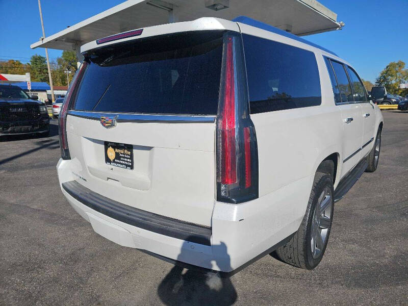 2017 Cadillac Escalade ESV Luxury