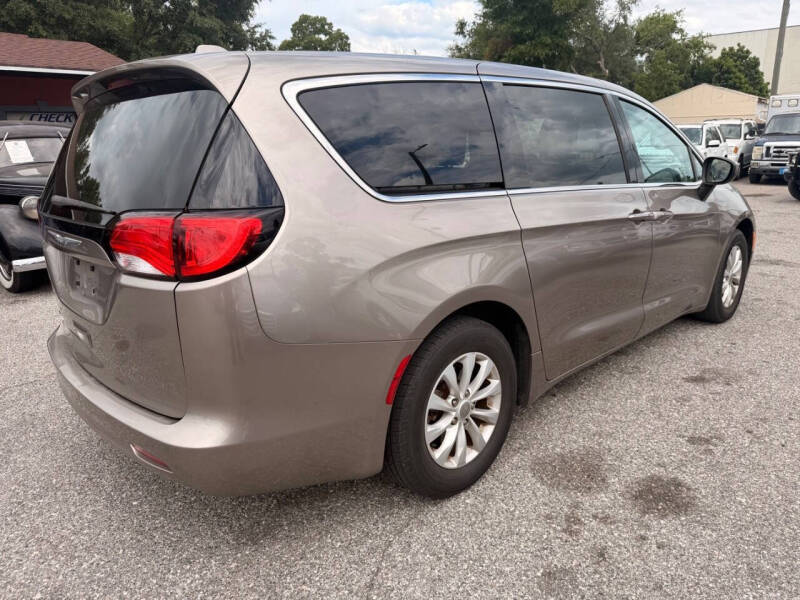2017 Chrysler Pacifica Touring