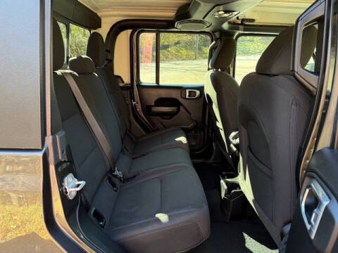 2022 Jeep Gladiator Sport S