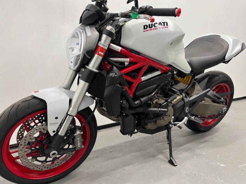 2015 Ducati Monster 821